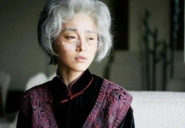 炒股配资手机版 白发长在哪，病在哪出？长在前额、两鬓、后脑勺，分别暗示什么？